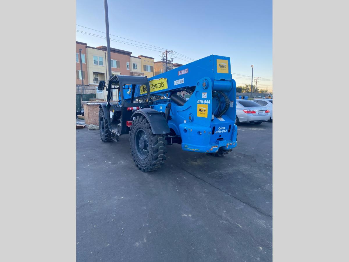2018 Genie GTH 844