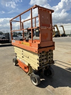 2017 JLG 2632ES