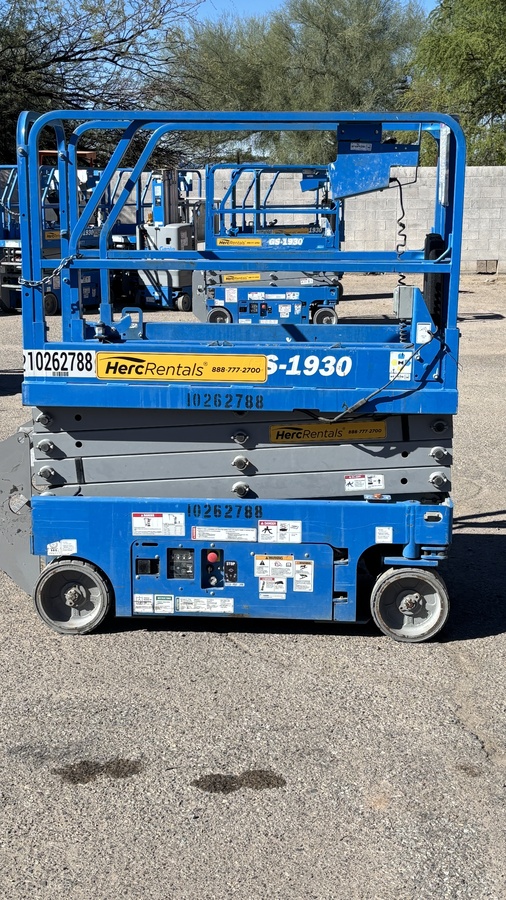 2018 Genie GS-1930