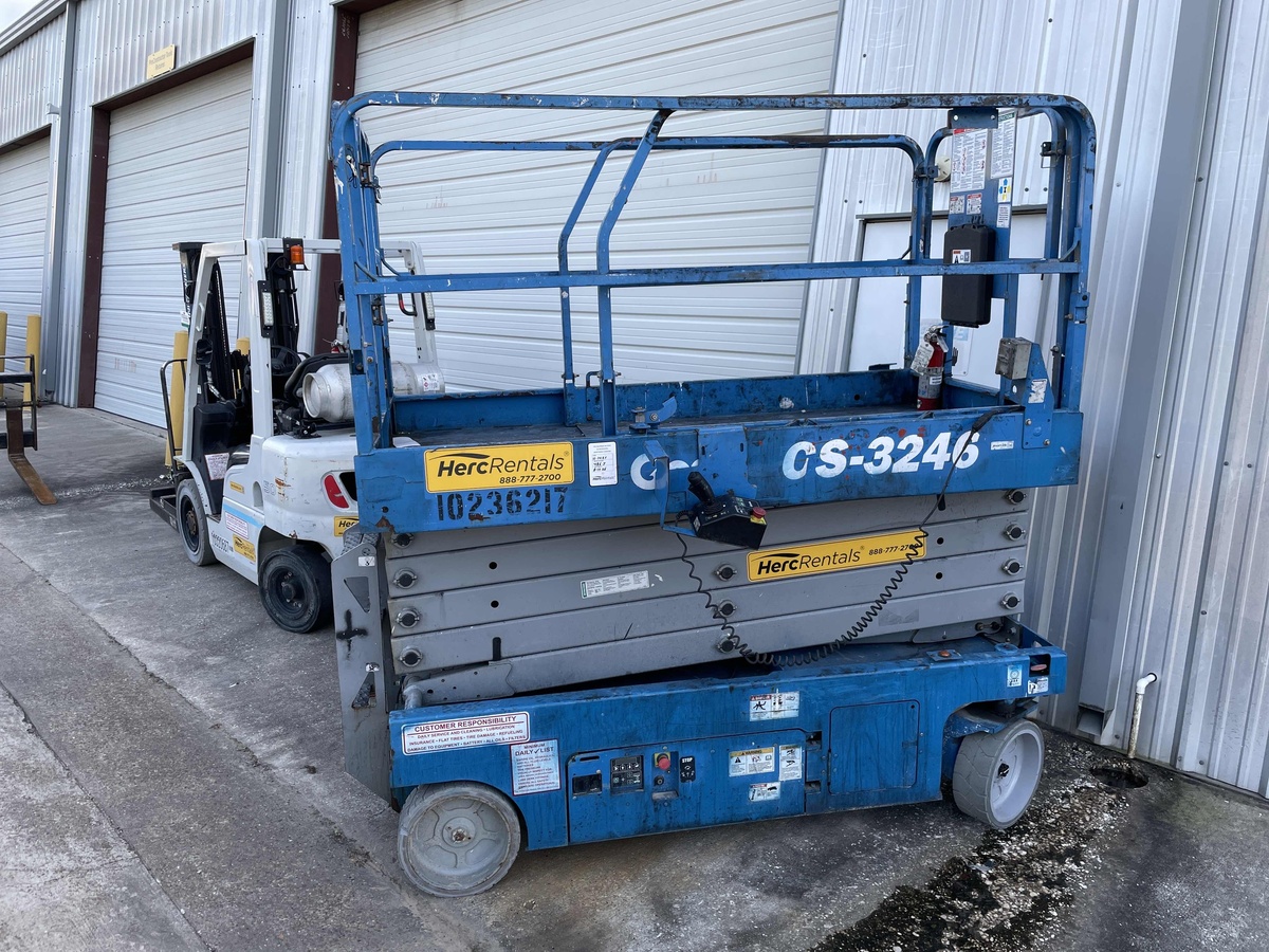 2018 Genie GS-3246
