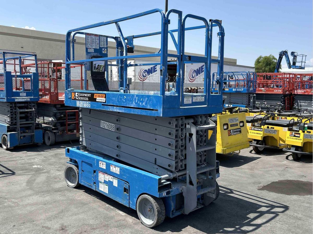 2017 Genie GS-4047
