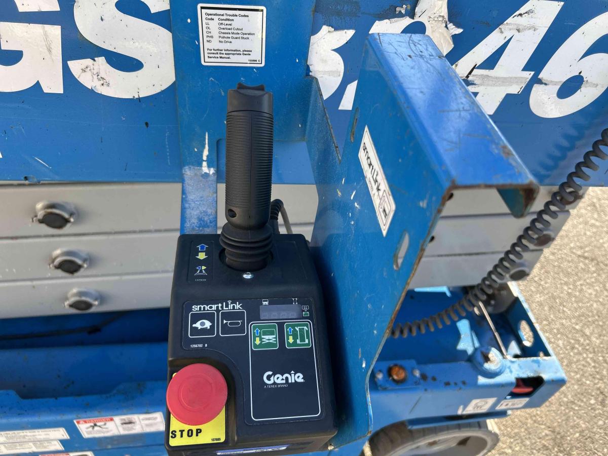 2018 Genie GS-3246