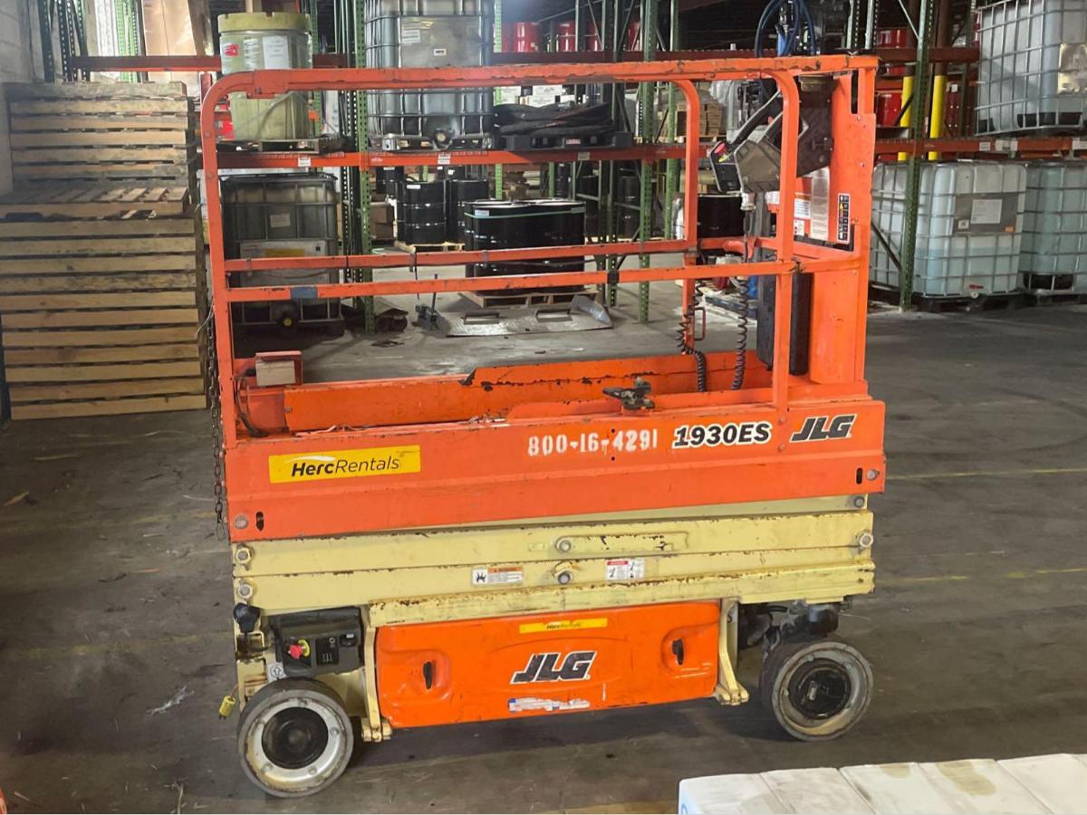 2017 JLG 1930ES
