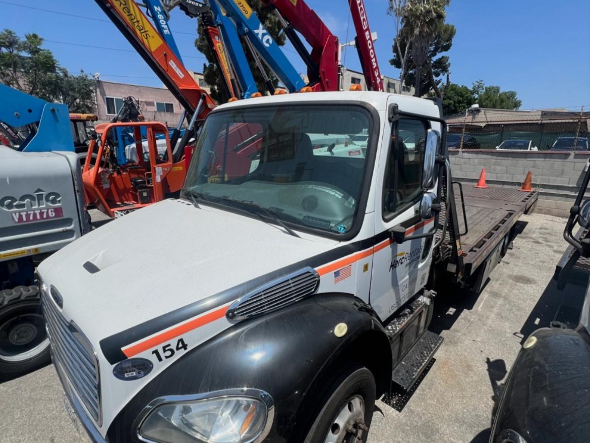 2015 Freightliner M2106-1