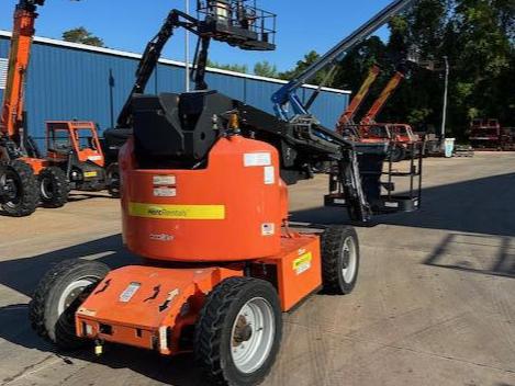 2015 JLG E450AJ