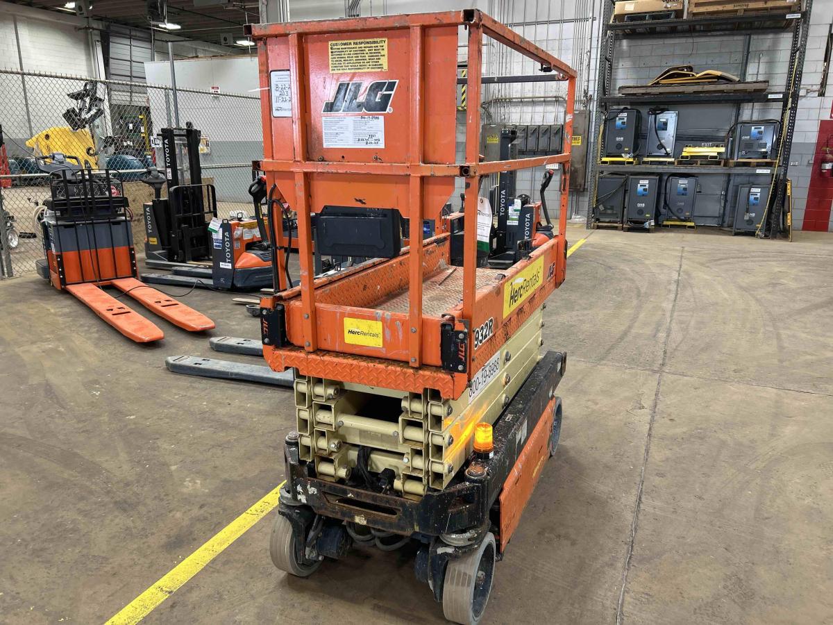 2018 JLG 1932R-2