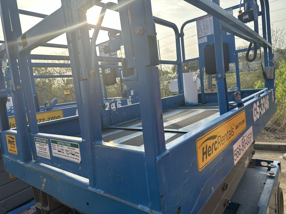 2019 Genie GS-3246-7