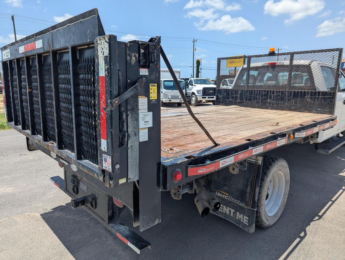 2017 Ford F550-6