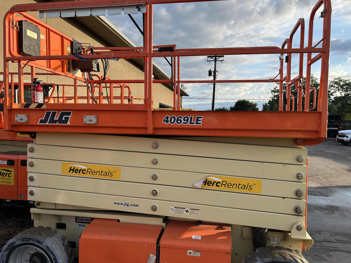 2020 JLG 4069LE