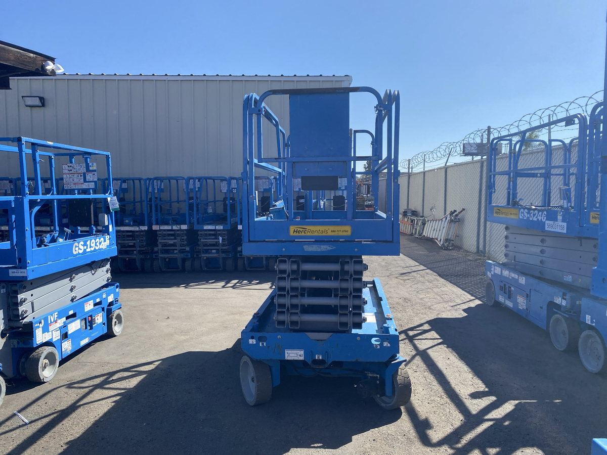 2018 Genie GS-3246-4