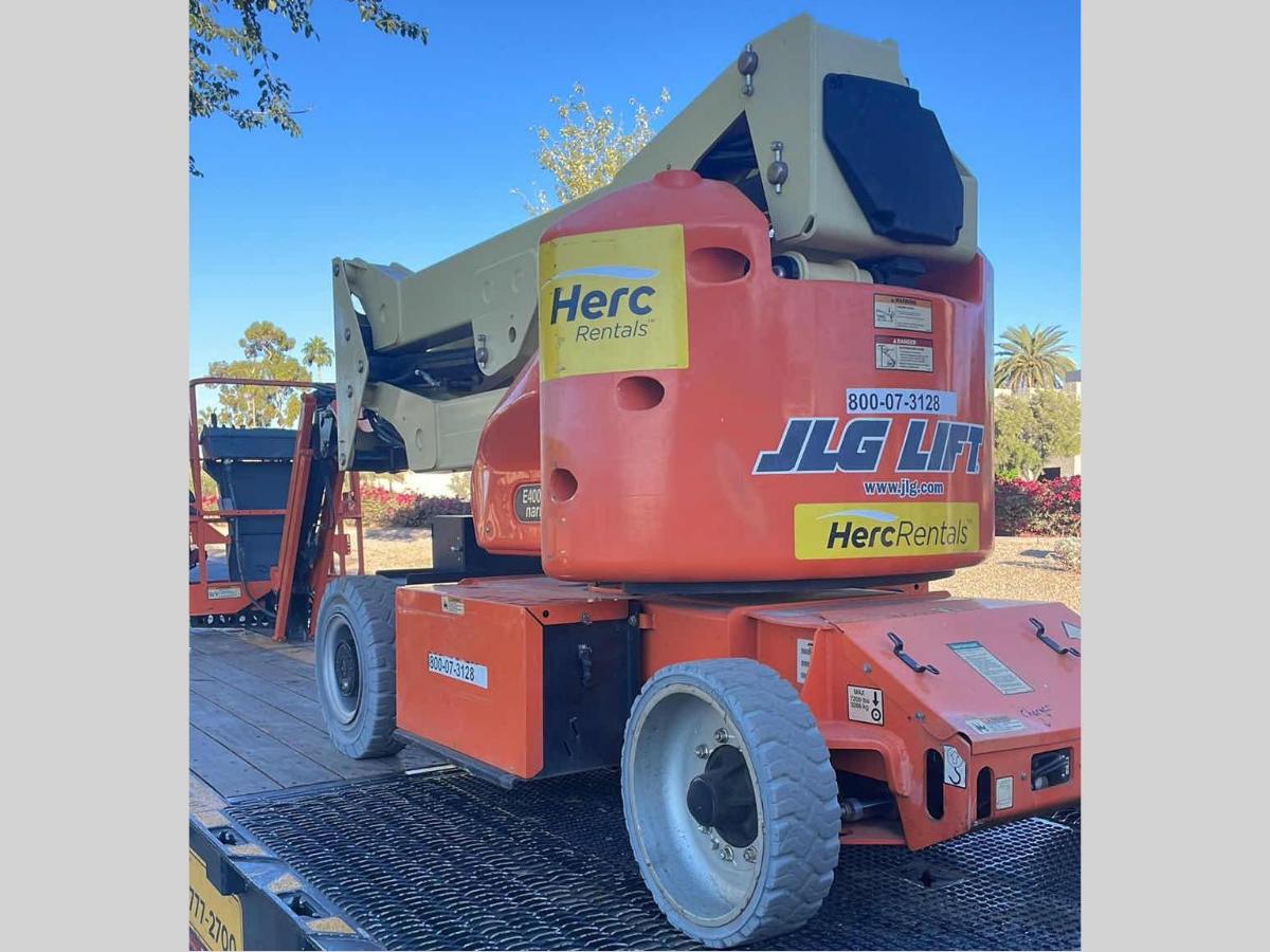 2015 JLG E400AJPN-3