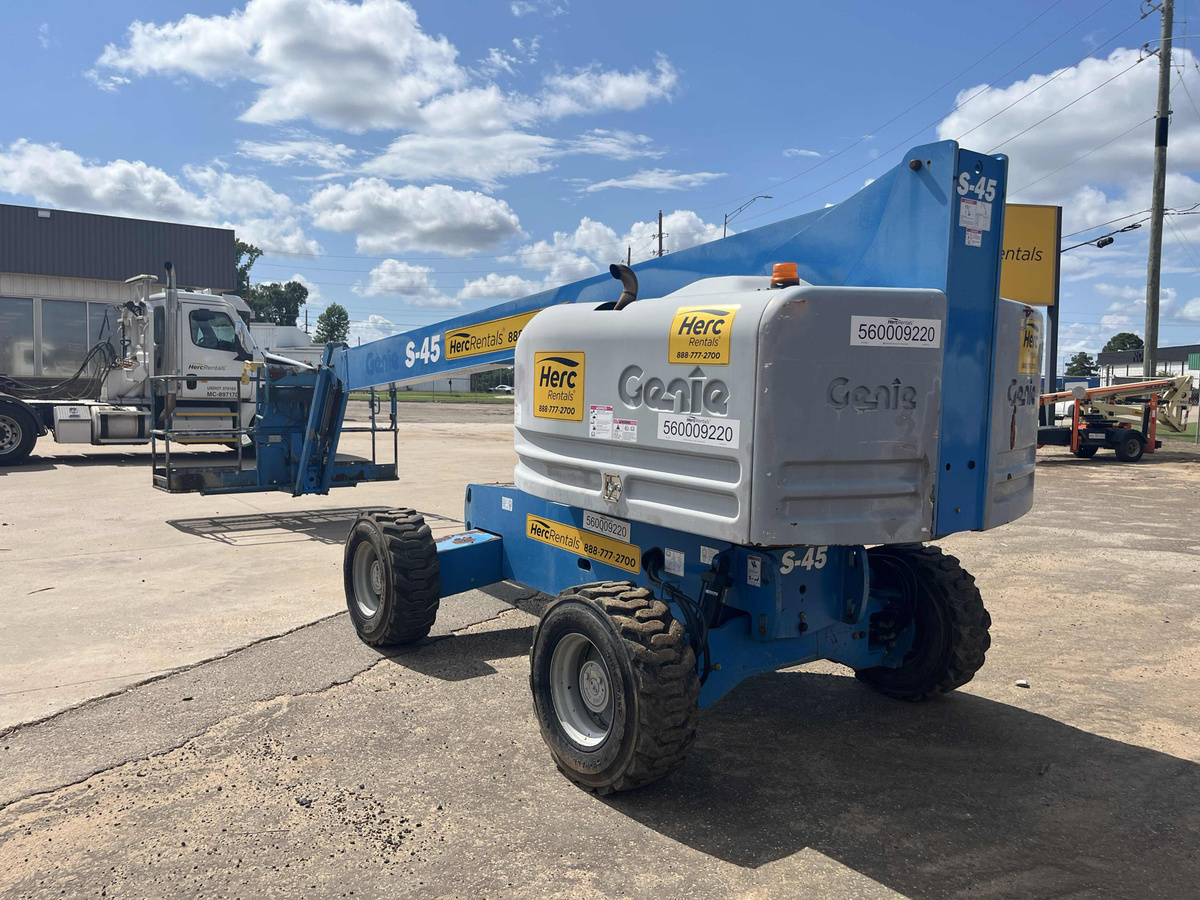 2018 Genie S-45