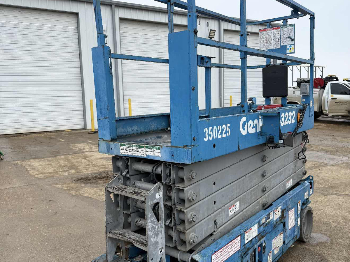 2015 Genie GS-3232-3