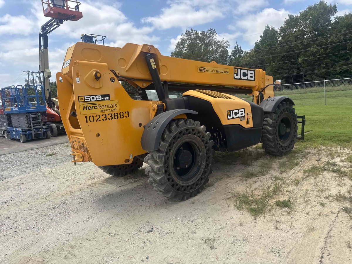 2018 JCB 509-42-4