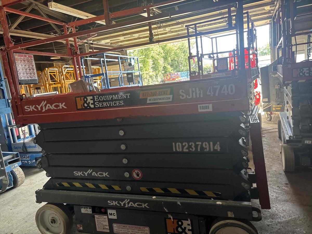 2018 Skyjack SJ4740