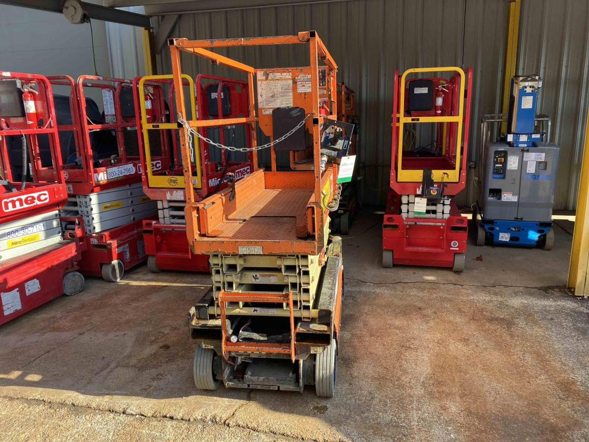 2018 JLG 1932R