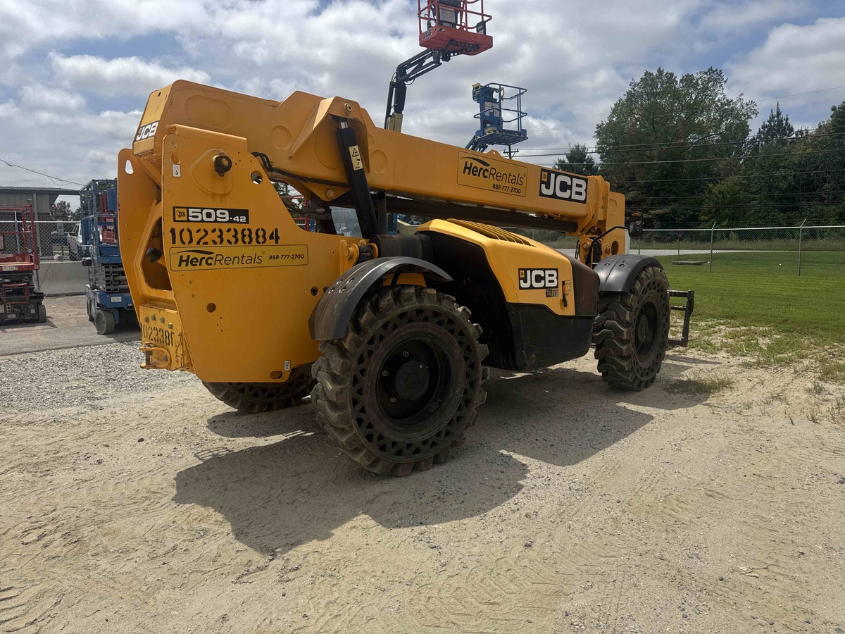 2018 JCB 509-42-4