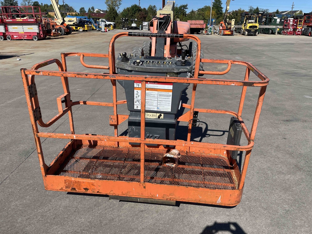 2013 JLG E600JP-5