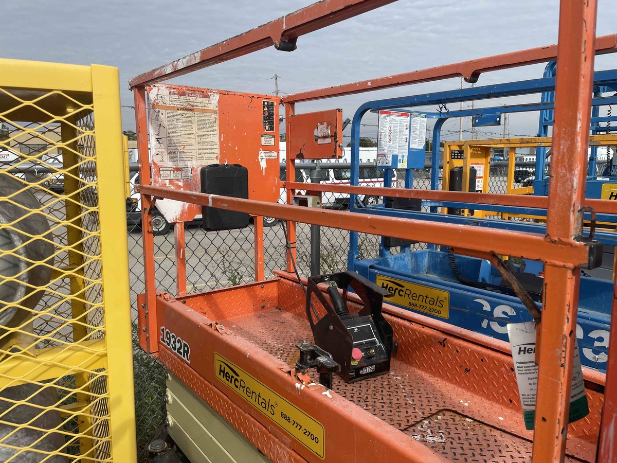 2018 JLG 1932R-4