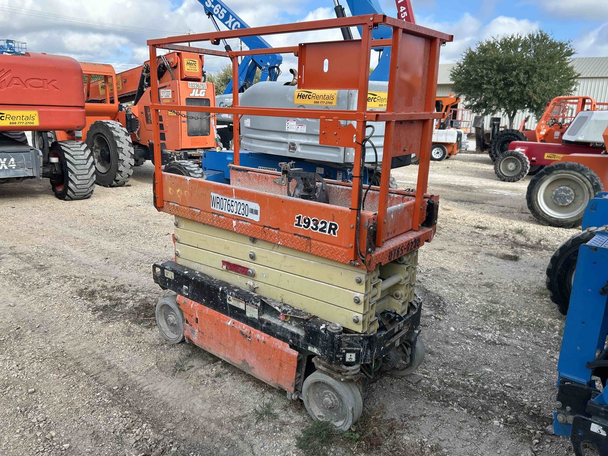 2018 JLG 1932R-3