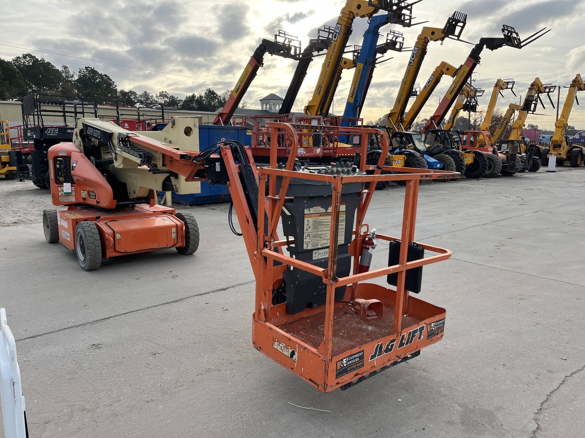 2017 JLG E400AJPN-3