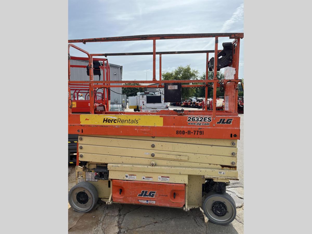 2016 JLG 2632ES