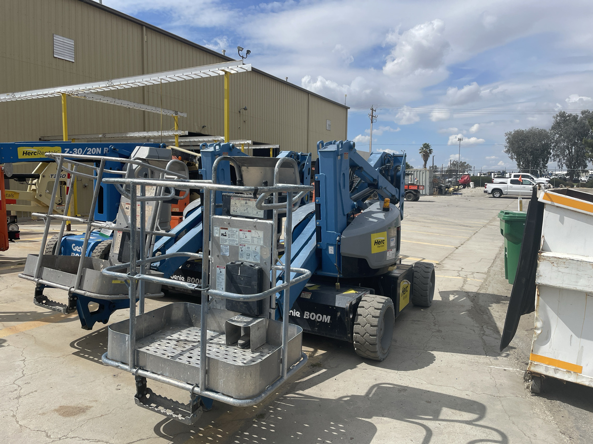 2018 Genie Z-33/18