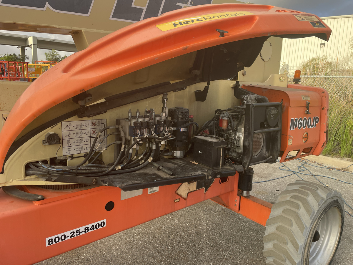 2019 JLG M600JP-7