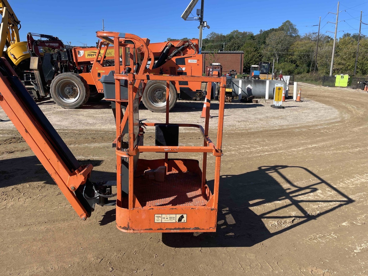 2015 JLG E300AJP-4