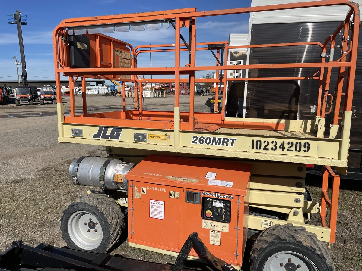 2017 JLG 260MRT-5