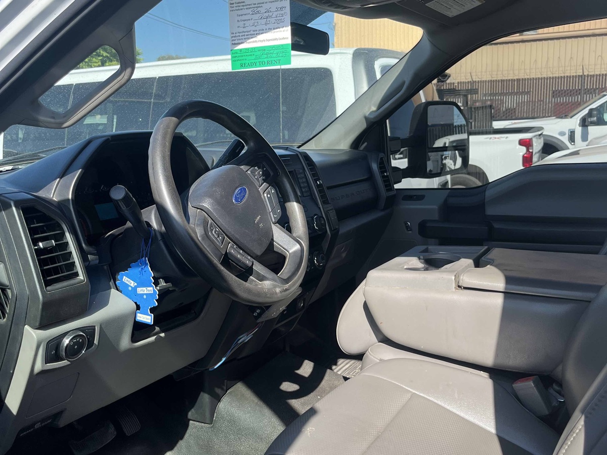 2019 Ford F550-8