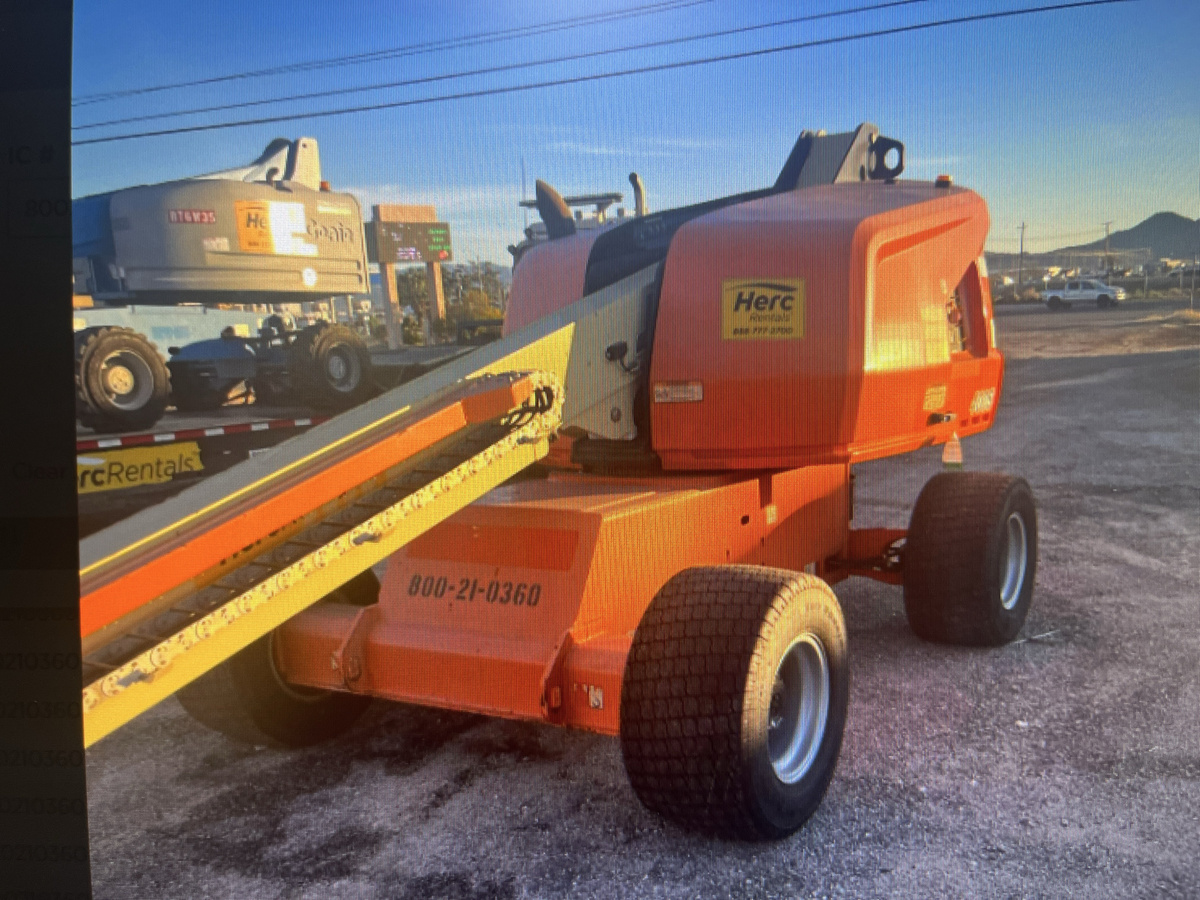 2018 JLG 400S