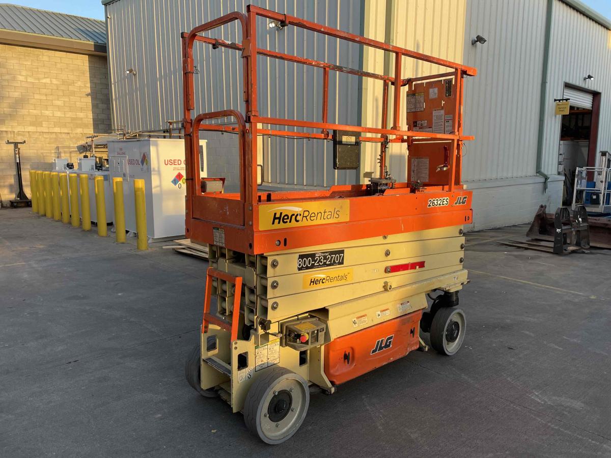 2018 JLG 2632ES