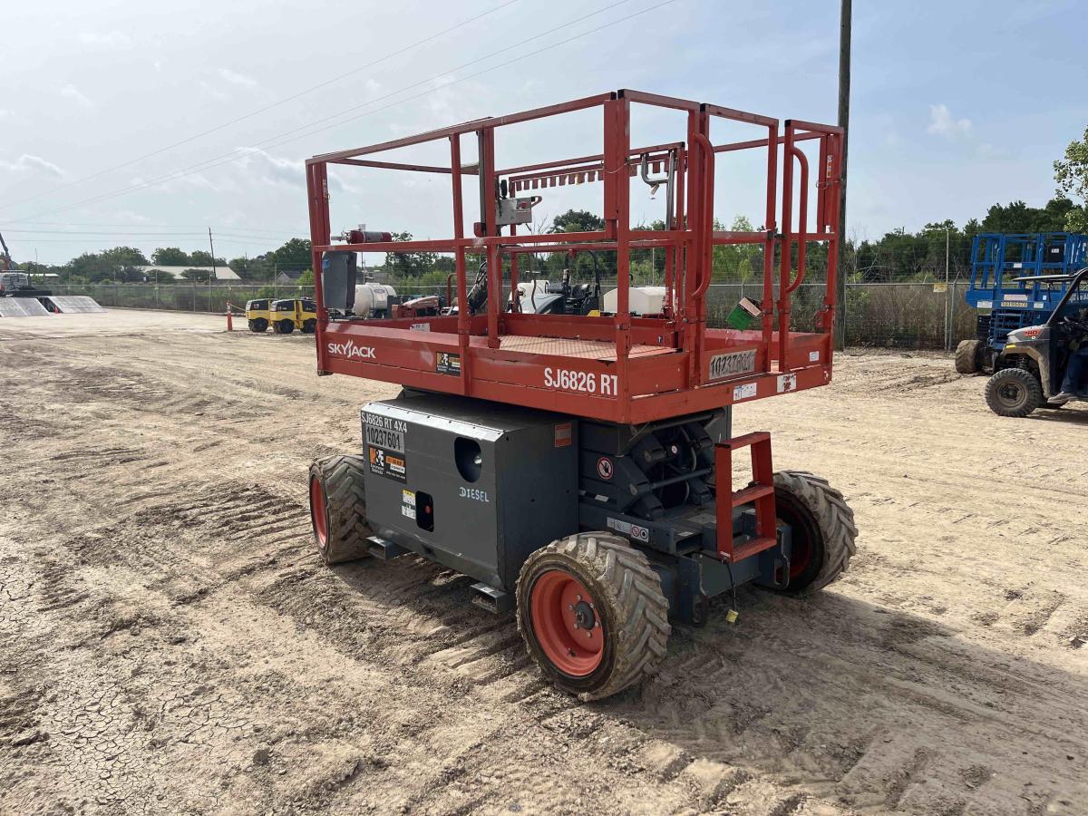 2018 Skyjack SJ-6826RT-3