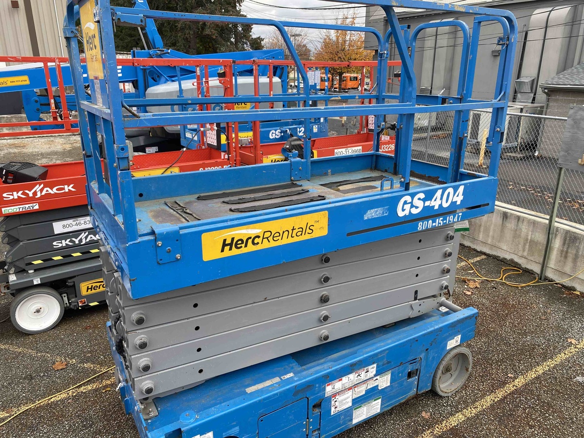 2017 Genie GS-4047