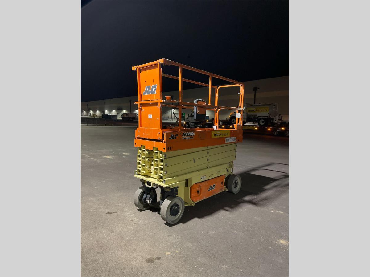 2016 JLG 2632ES