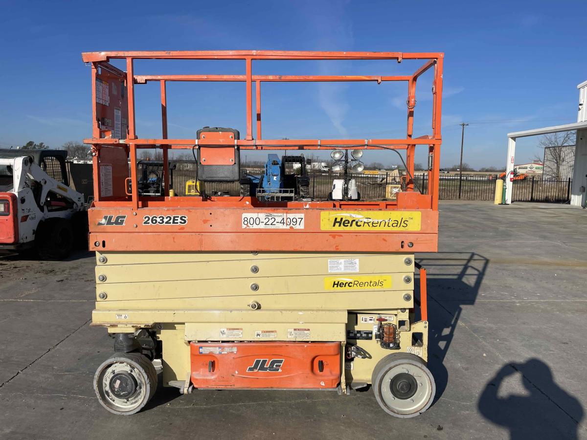 2018 JLG 2632ES