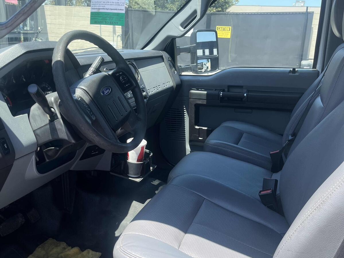 2015 Ford F550-6
