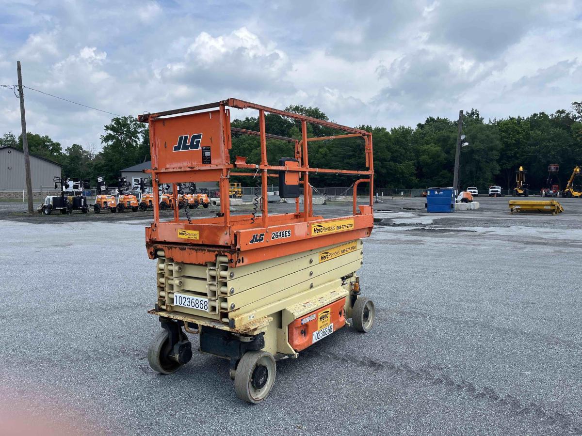 2018 JLG 2646ES