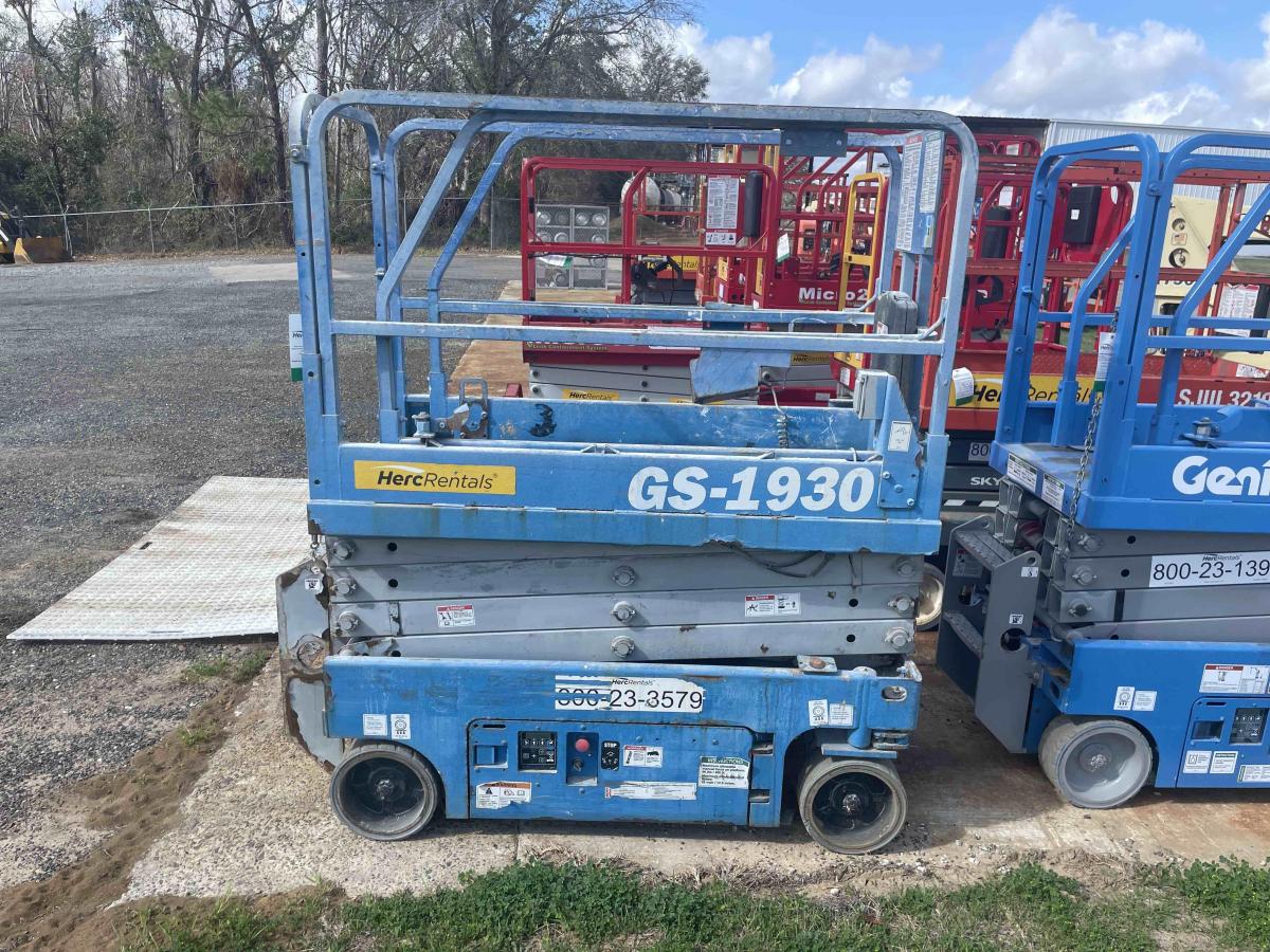 2018 Genie GS-1930