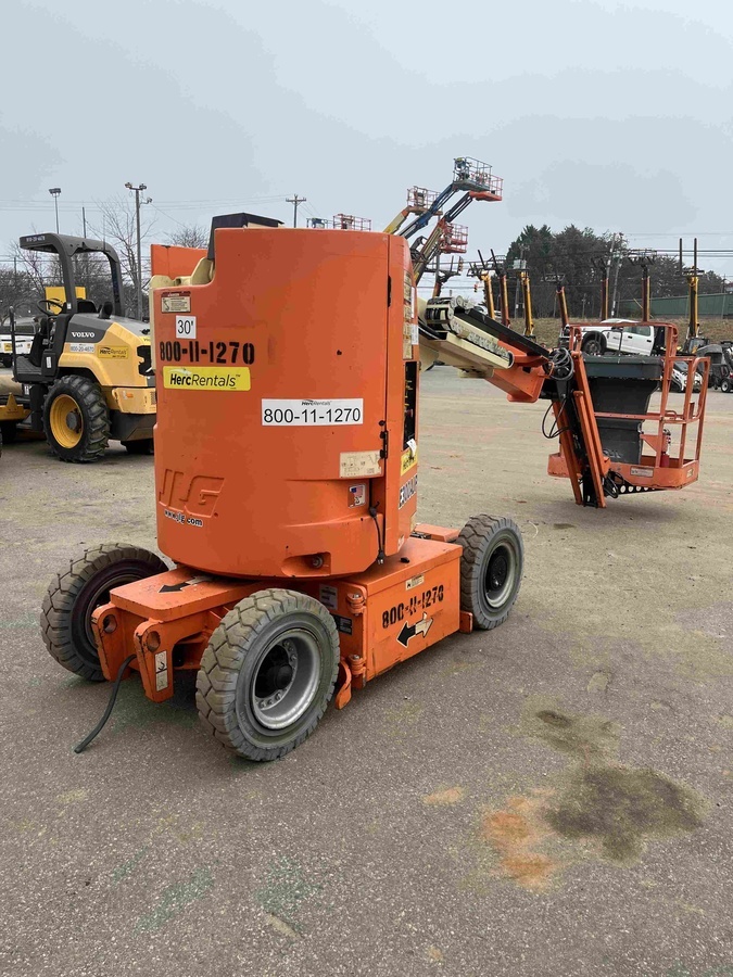 2016 JLG E300AJP-3