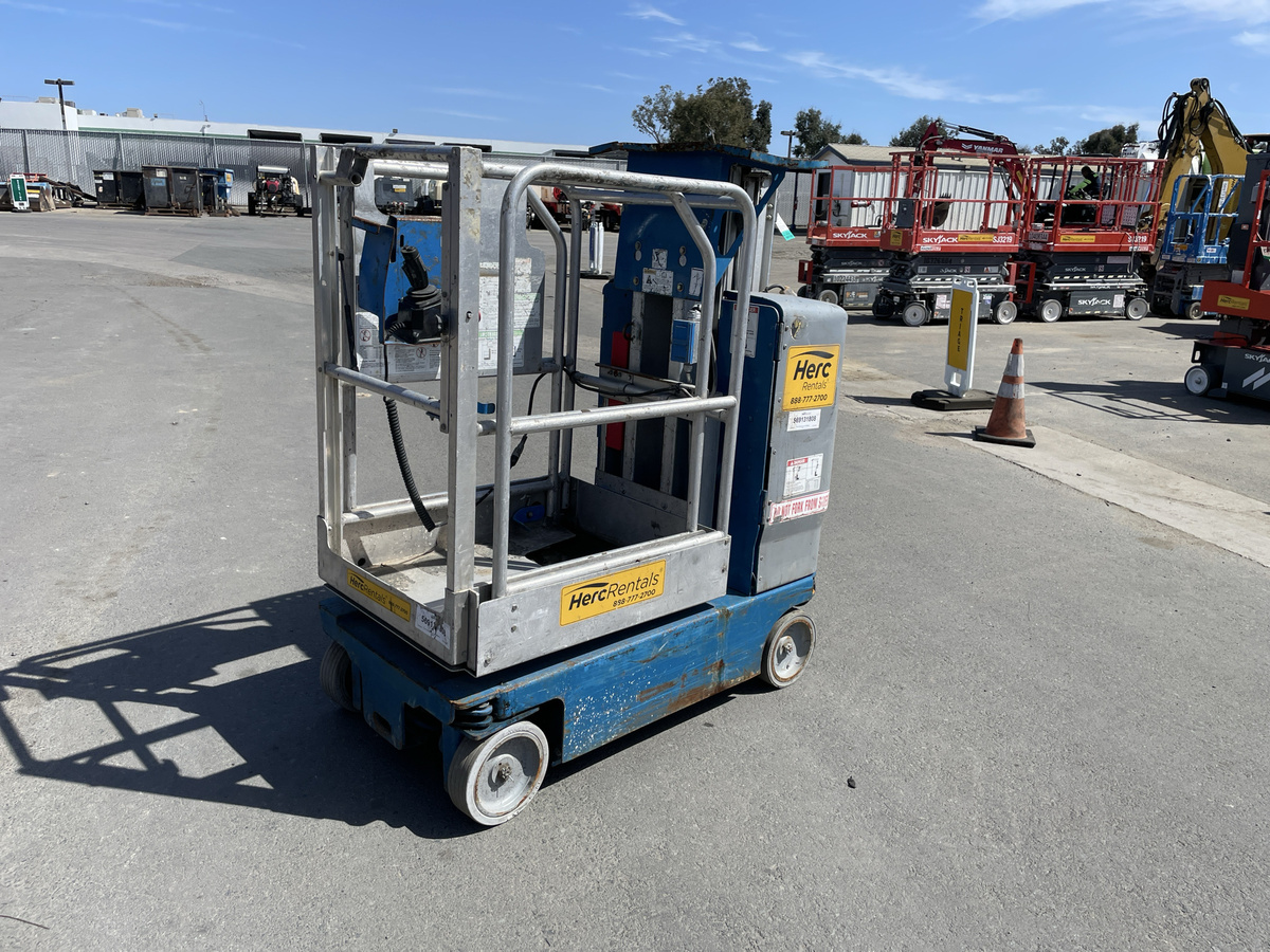 2011 Genie GR-12-2