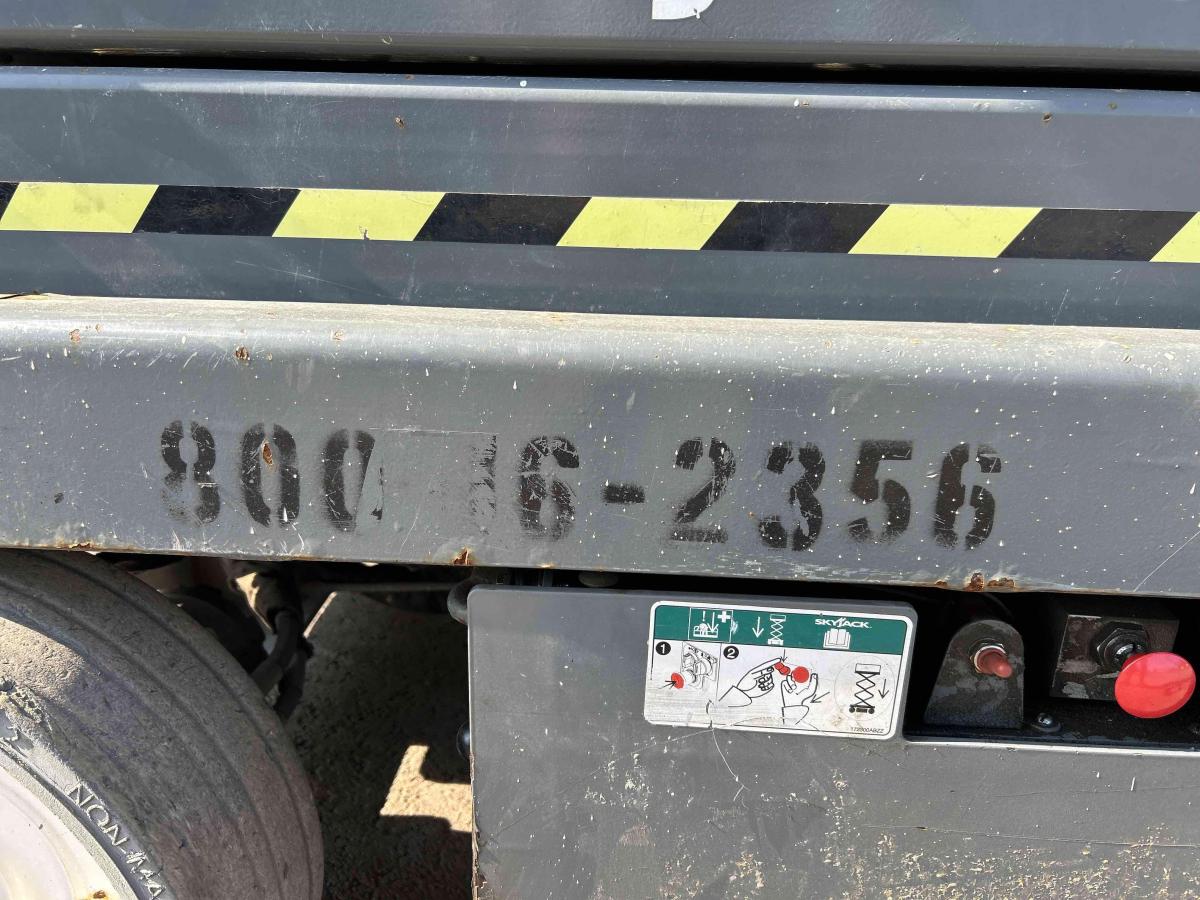2017 Skyjack SJ4740-2