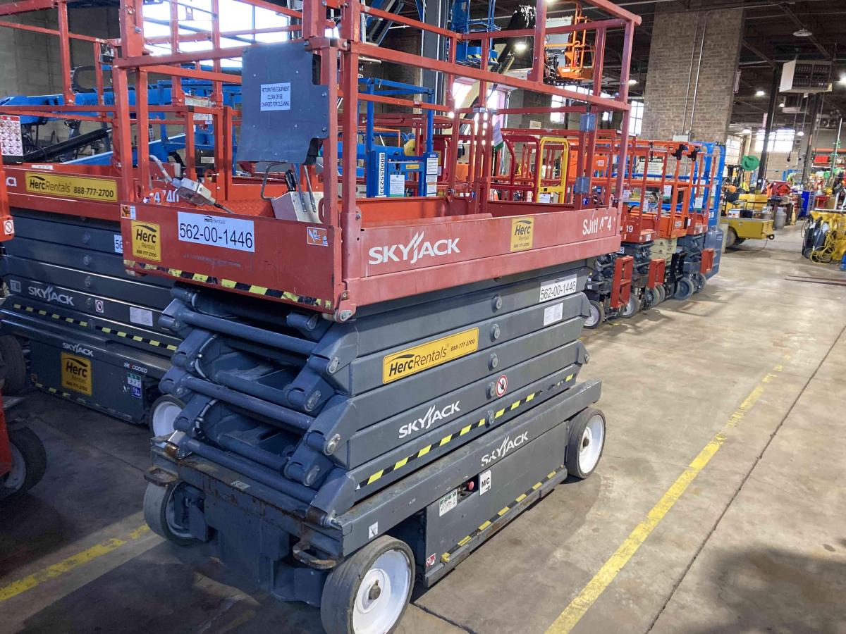 2017 Skyjack SJ4740