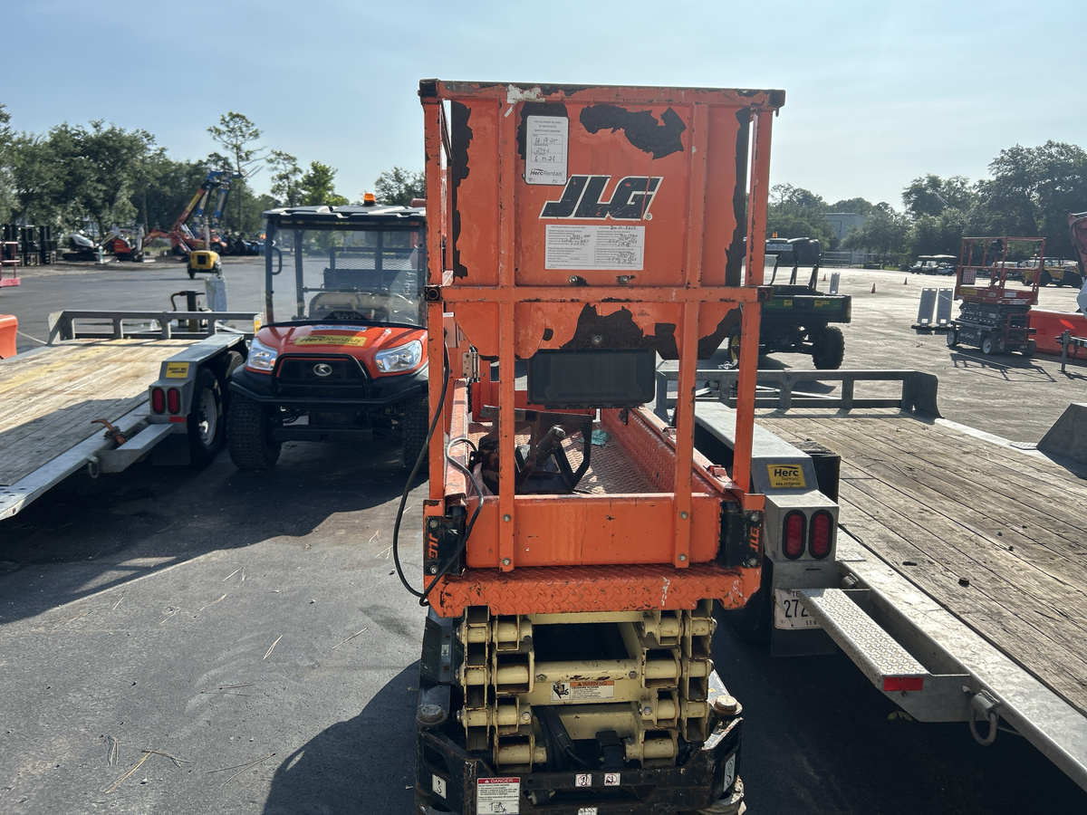 2019 JLG 1932R-3