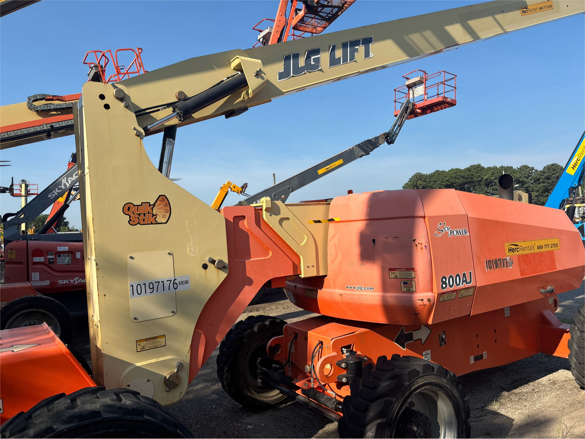 2016 JLG 800AJ-4