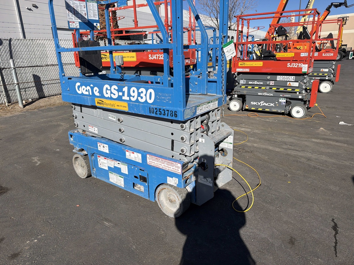 2018 Genie GS-1930