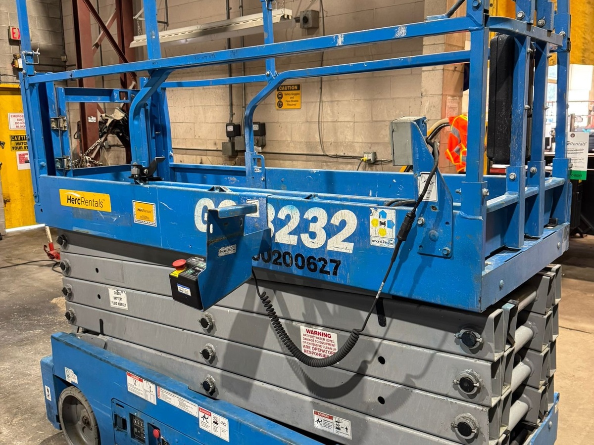 2018 Genie GS-3232-8