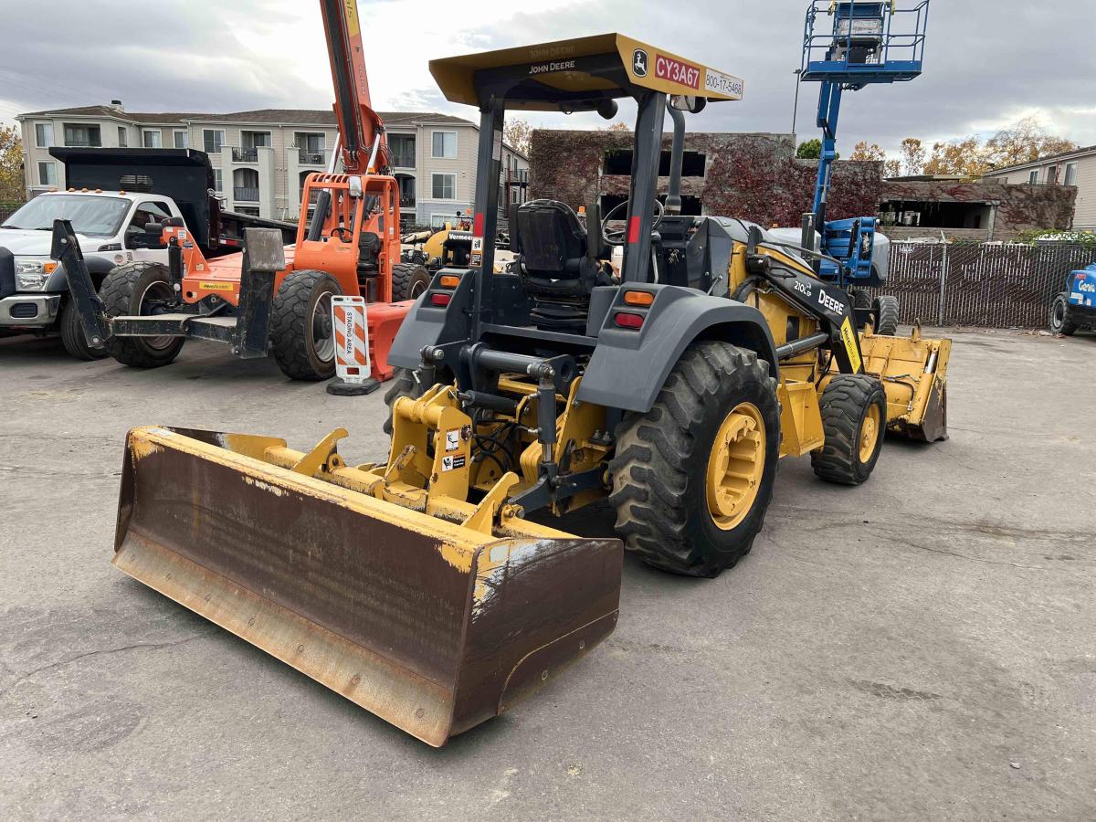 2017 John Deere 210LEP