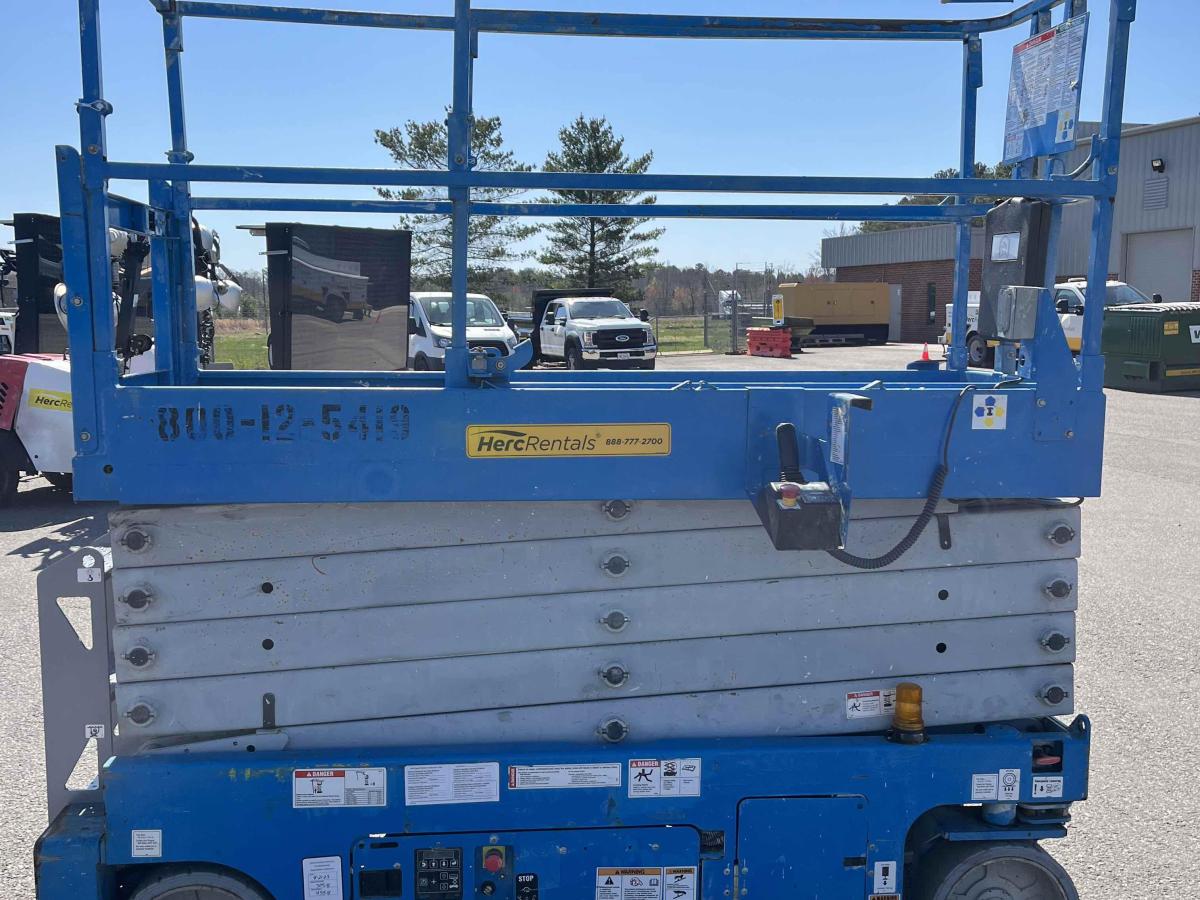 2016 Genie GS-3232